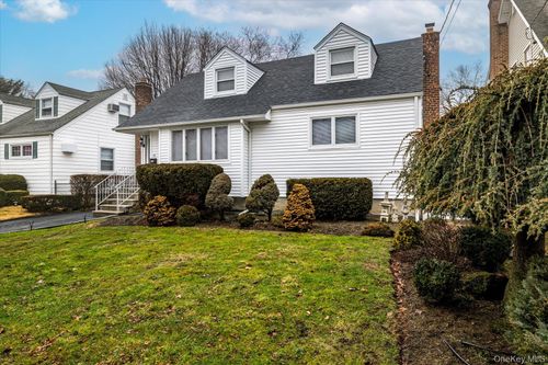 108 Ambrose Ave, Malverne, NY, 11565-1333 | Card Image