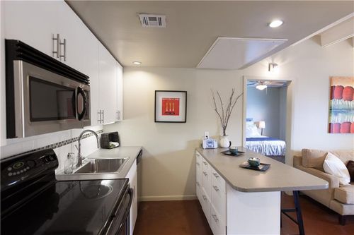 apt-103-2408 Leon St, Austin, TX, 78705-4629 | Card Image