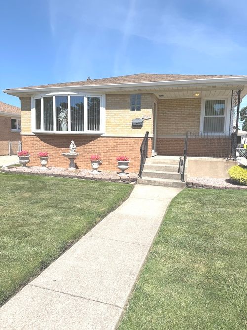 4047 Denley Ave, Schiller Park, IL, 60176-1823 | Card Image
