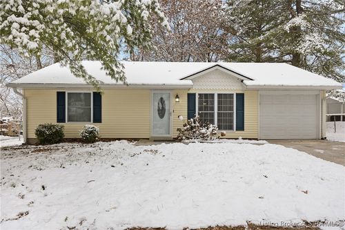 934 Pennsylvania Ave, Jeffersonville, IN, 47130-5749 | Card Image