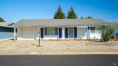 115 Mckinley Cir, Vacaville, CA, 95687-3301 | Card Image