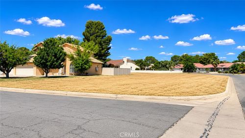 27960 Sunset Ct, Helendale, CA, 92342 | Card Image