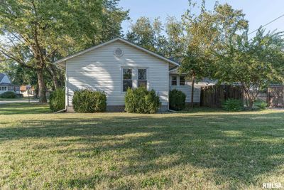 1511 S Hickory Street, House other with 3 bedrooms, 2 bathrooms and null parking in Centralia IL | Image 3