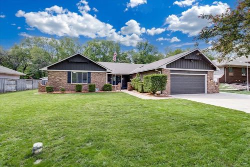 1231 N Dry Creek Dr, Derby, KS, 67037-2809 | Card Image