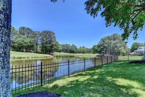 7590 Wentworth Dr, Duluth, GA, 30097-1611 | Card Image