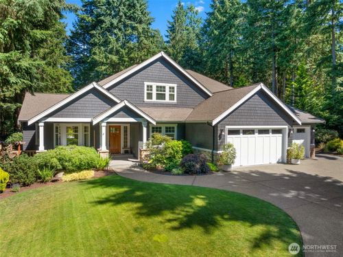 915 7th Ct, Fox Island, WA, 98333-9771 | Card Image