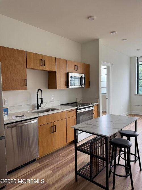 305-179 Chelsea Ave, Long Branch, NJ, 07740-6767 | Card Image