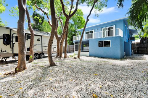 107 Sioux St, Tavernier, FL, 33070-2135 | Card Image