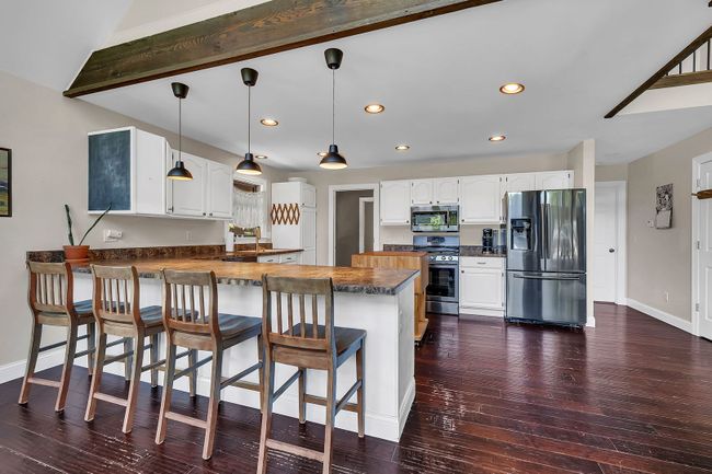 694 Lasalle Dr, House other with 4 bedrooms, 2 bathrooms and 3 parking in Somonauk IL | Image 6