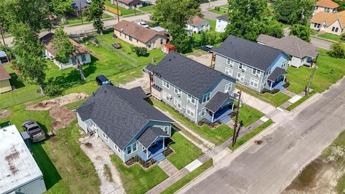 10-214 W Republic Ave, Baytown, TX, 77520-7773 | Card Image