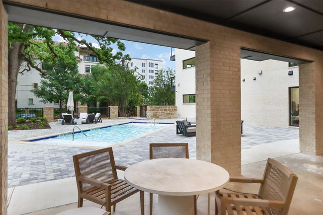 Covered outdoor patio | Image 9