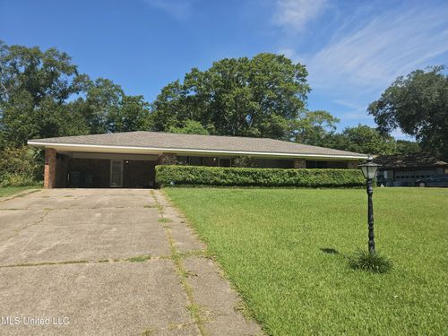 11391 Pine Dr, Gulfport, MS, 39503-3926 | Card Image