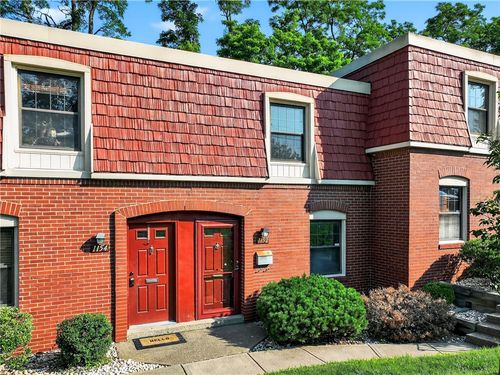 1152 Pennsbury Blvd, Pittsburgh, PA, 15205-1636 | Card Image