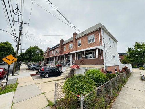 2943 Waterbury Ave, Bronx, NY, 10461-6101 | Card Image