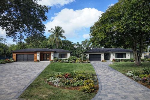 935 Ne 34th Ct, Oakland Park, FL, 33334-2823 | Card Image