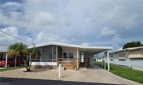 556 Freedom St, NORTH FORT MYERS, FL, 33917-2362 | Card Image