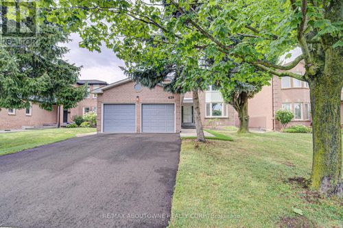 426 Parklane Rd, Oakville, ON, L6H4J5 | Card Image