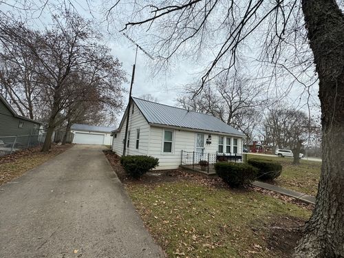 110 W Grant St, Sheridan, IL, 60551-2040 | Card Image