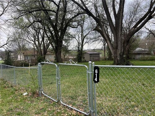 614 S Second St, Richmond, MO, 64085-2074 | Card Image