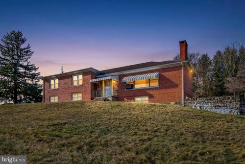 100 High St, PINE GROVE, PA, 17963-1006 | Card Image