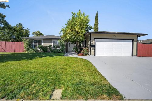 901 Helix Dr, Concord, CA, 94518-3446 | Card Image