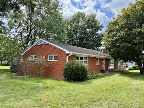 305 Mcarthur Cir, Bristol, VA, 24201-2077 | Card Image