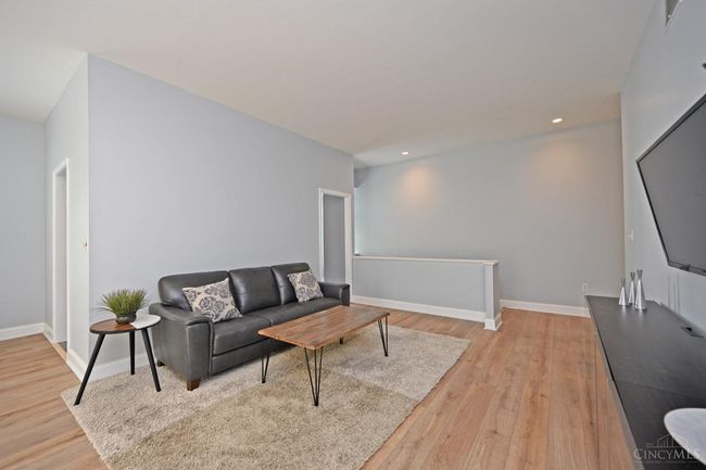 2320 Dina Ave, Condo with 2 bedrooms, 2 bathrooms and null parking in Cincinnati OH | Image 8