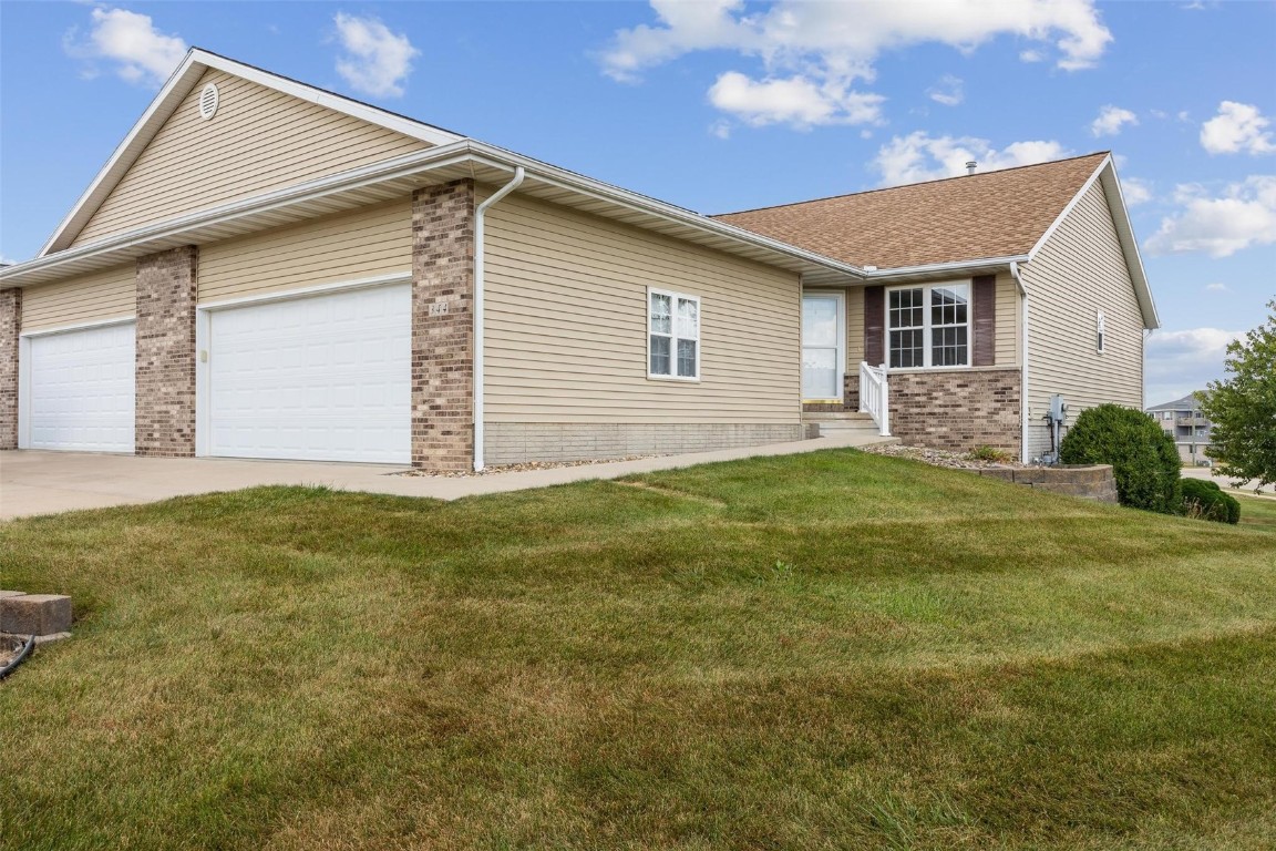 Highland Ave, Fairfax, IA 52228