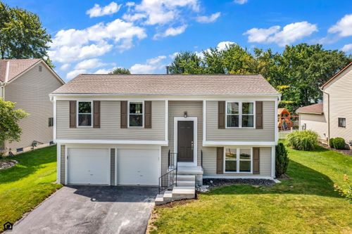5869 Nike Dr, Hilliard, OH, 43026-8758 | Card Image