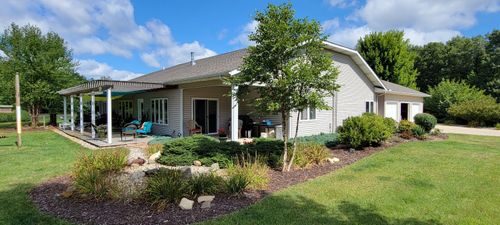 8079 Pigeon Creek Dr, West Olive, MI, 49460-8609 | Card Image