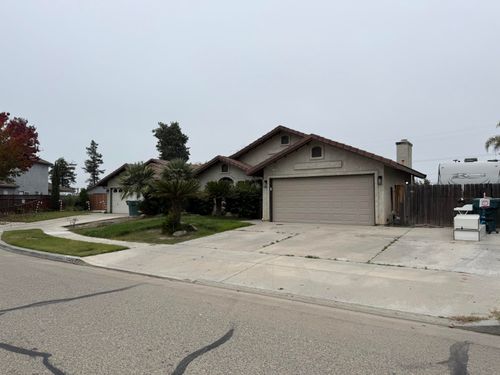 1720 Henshaw Ave, Tulare, CA, 93274-9046 | Card Image