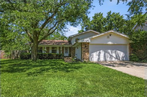 82 Sherbon Ln, Crystal Lake, IL, 60014-7837 | Card Image