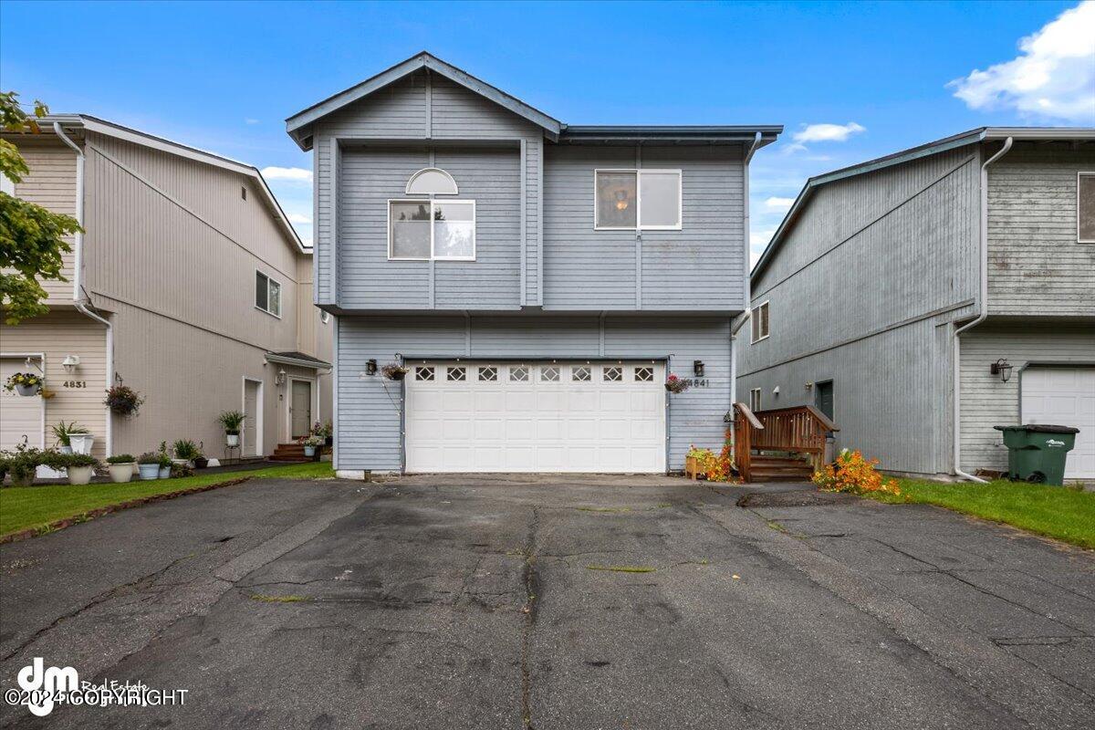 Leah Ct, Anchorage, AK 99508