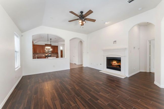 28519 Lockeridge View Dr, House other with 3 bedrooms, 2 bathrooms and 2 parking in Spring TX | Image 28