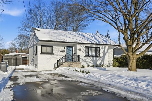 2347 Sharron St, Burlington, ON, L7R1W8 | Card Image
