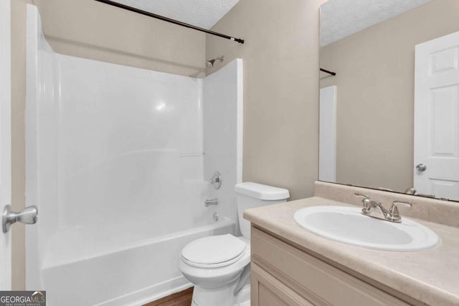 5566 Pineridge Ct, Townhouse with 3 bedrooms, 3 bathrooms and 2 parking in Forest Park GA | Image 19