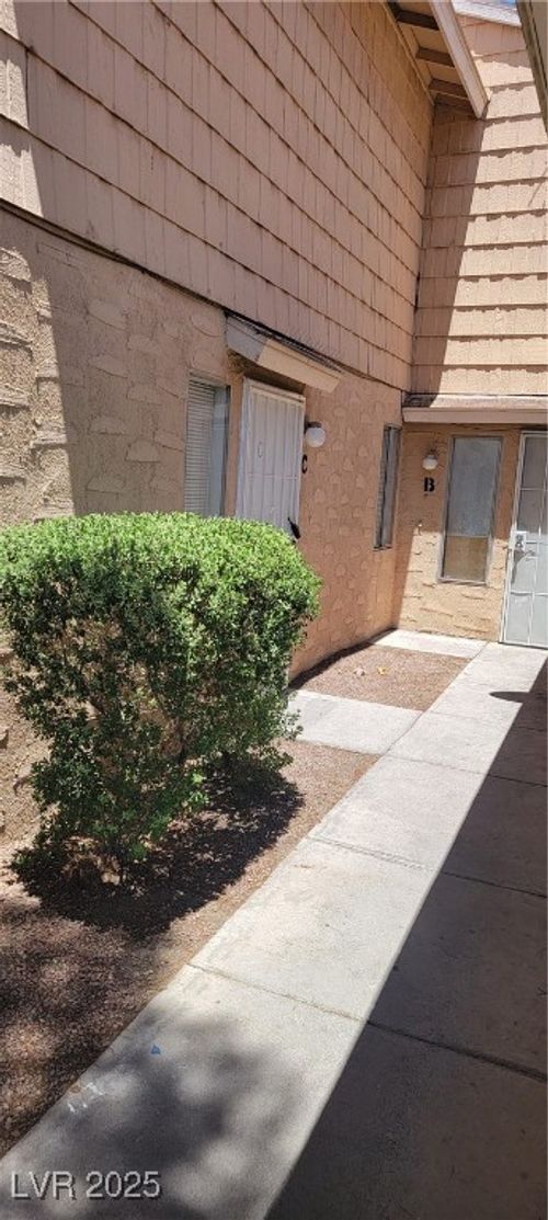 c-5245 Golden Lane, Las Vegas, NV, 89119 | Card Image