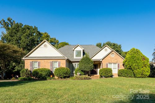 4700 Morris Glen Dr Sw, Concord, NC, 28027-9415 | Card Image