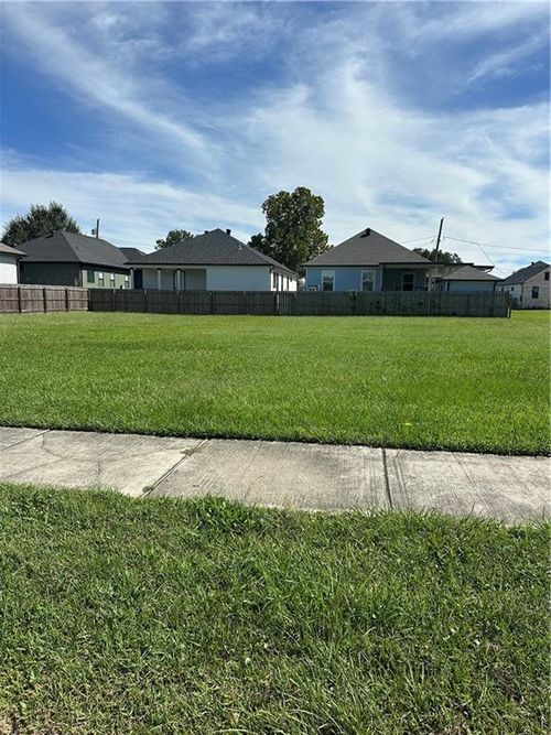 1931 Benjamin St, Arabi, LA, 70032-1750 | Card Image