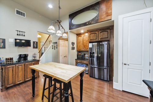 209 N Wickham St, Alvord, TX, 76225-5016 | Card Image