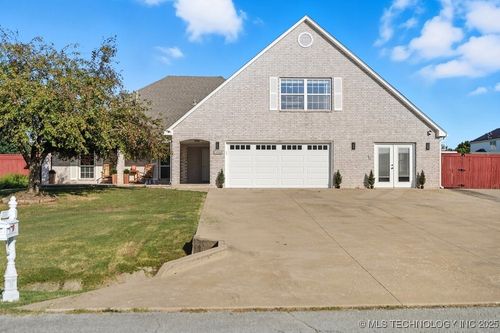 13751 S 261st East Ave, Coweta, OK, 74429-5613 | Card Image