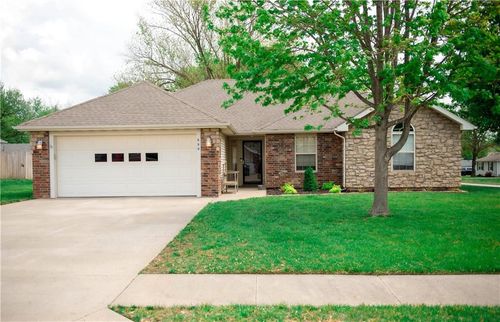 500 N Webster St, Nevada, MO, 64772-1700 | Card Image