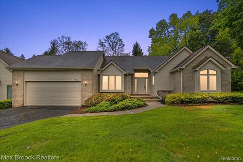 5412 Fairway Ct, West Bloomfield, MI, 48323-3463 | Card Image