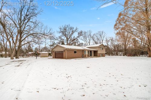 41925 South Dr, Canton, MI, 48188-2620 | Card Image