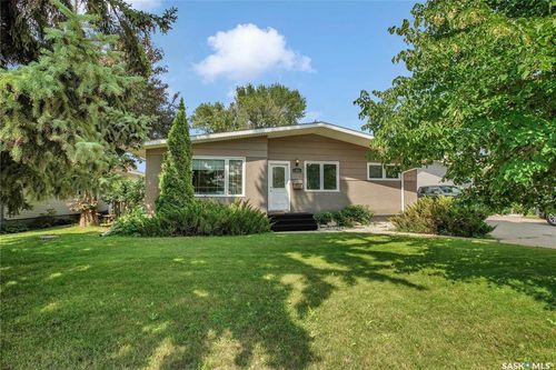 26 Columbia Dr, Saskatoon, SK, S7K1E5 | Card Image