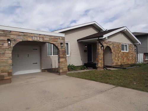 2170 Hawke Cres Ne, Medicine Hat, AB, T1C1J7 | Card Image