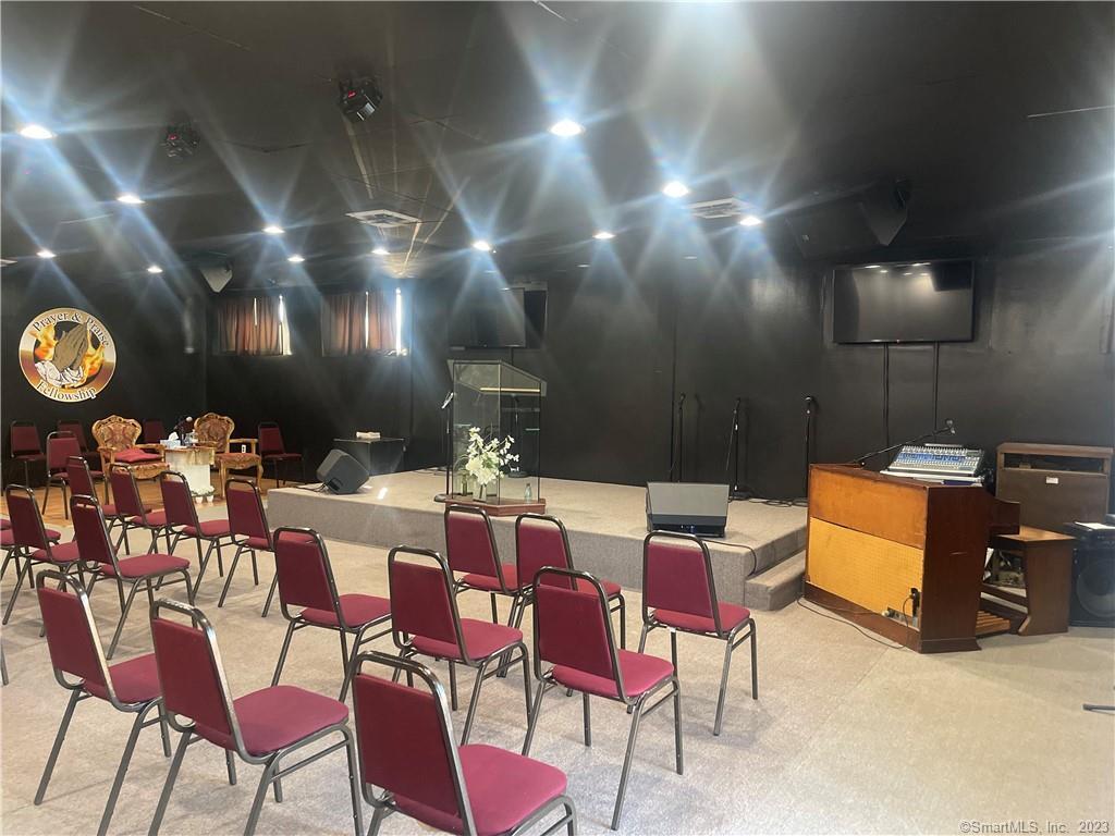Commercial Lease in Bloomfield 4