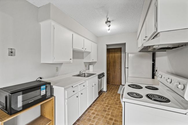 APT-5 - 814 9 Th Ave S, Condo with 2 bedrooms, 1 bathrooms and null parking in Hopkins MN | Image 10