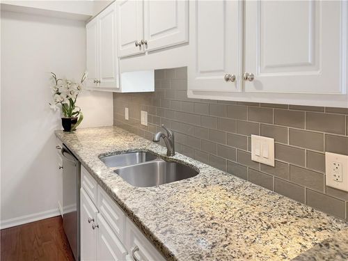 c130-475 Mount Vernon Hwy Ne, Atlanta, GA, 30328-4176 | Card Image