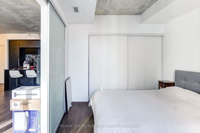 2501 - 88 Blue Jays Way, Condo with 2 bedrooms, 1 bathrooms and null parking in Toronto ON | Image 17